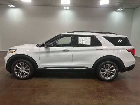 Used 2022 Ford Explorer XLT image 6