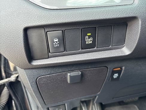Used 2016 Toyota Sienna SE Premium FWD image 16