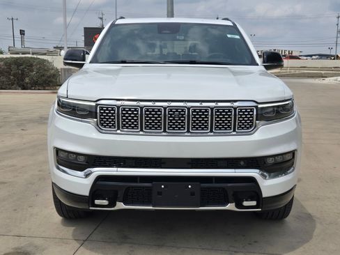 Used 2024 Jeep Grand Wagoneer Series III w/ HD Trailer Tow Package AWD/4WD image 2