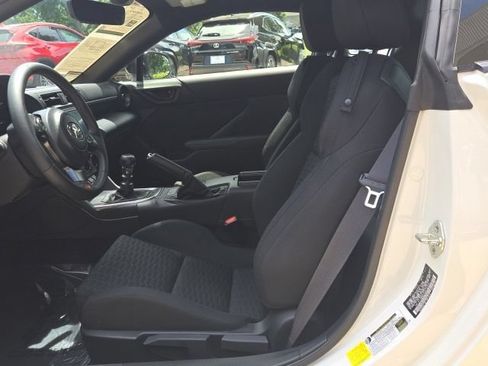 Used 2024 Toyota GR86 RWD image 9