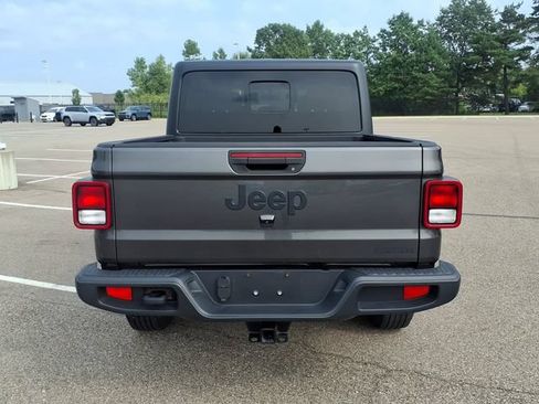 Used 2020 Jeep Gladiator Sport w/ Quick Order Package 24S AWD/4WD image 5