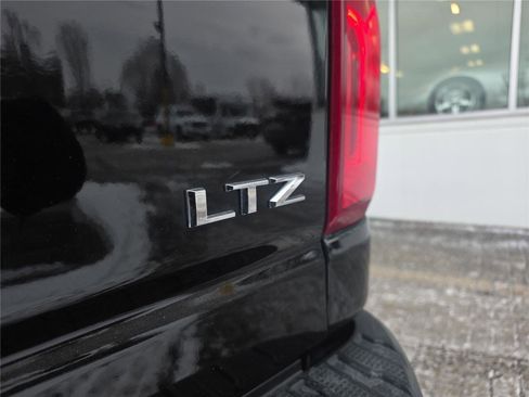 Used 2022 Chevrolet Silverado 2500 LTZ w/ Snow Plow Prep/Camper Package AWD/4WD image 12