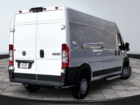 Used 2025 RAM ProMaster 2500 w/ Convenience Group image 14