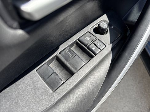 Used 2025 Toyota Corolla SE image 15