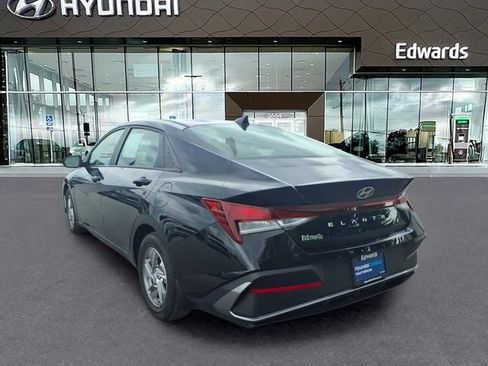 Used 2024 Hyundai Elantra SE FWD image 9