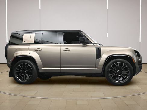 New 2026 Land Rover Defender 110 AWD/4WD image 29