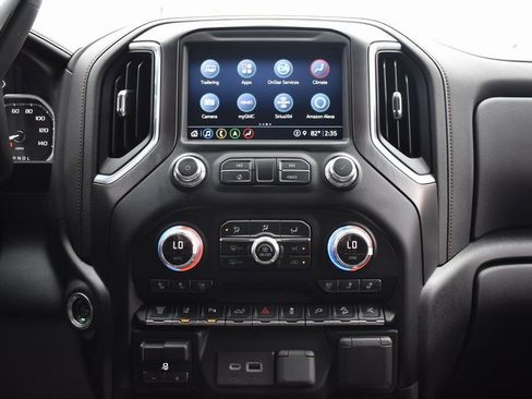 Used 2022 GMC Sierra 2500 AT4 w/ AT4 Premium Plus Package image 17