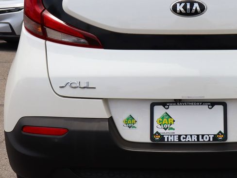 Used 2020 Kia Soul EX FWD image 19
