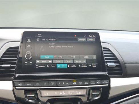Used 2025 Honda Odyssey Touring image 11