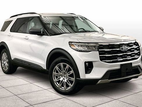 New 2026 Ford Explorer Active w/ Active Comfort Package image 2