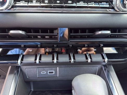 New 2025 GMC Canyon Elevation w/ Convenience Package image 20