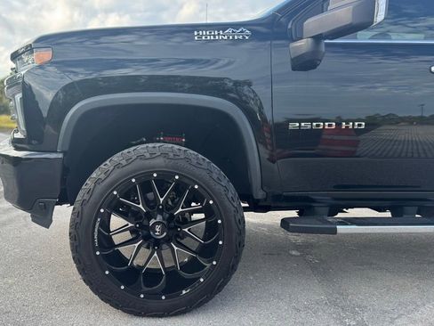 Used 2021 Chevrolet Silverado 2500 High Country w/ Z71 Off-Road Package image 18
