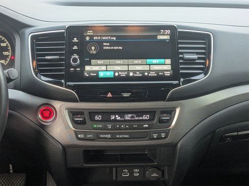 Used 2024 Honda Ridgeline Sport image 18