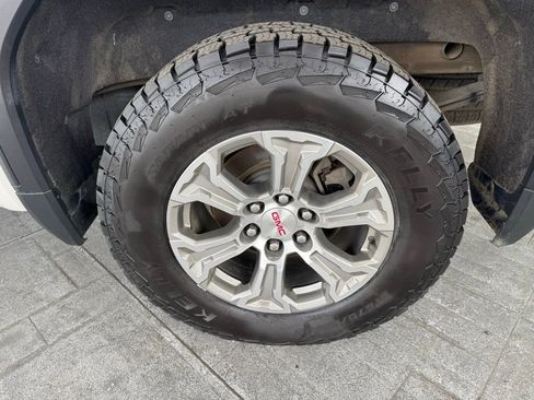 Used 2022 GMC Sierra 1500 SLT image 4