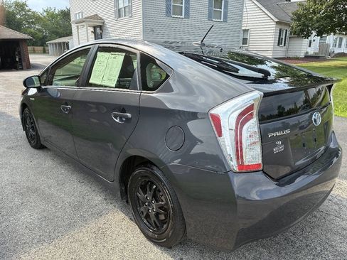 Used 2015 Toyota Prius Three FWD image 6