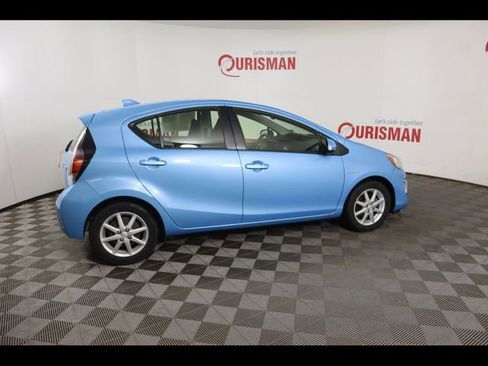 Used 2015 Toyota Prius C Three image 18