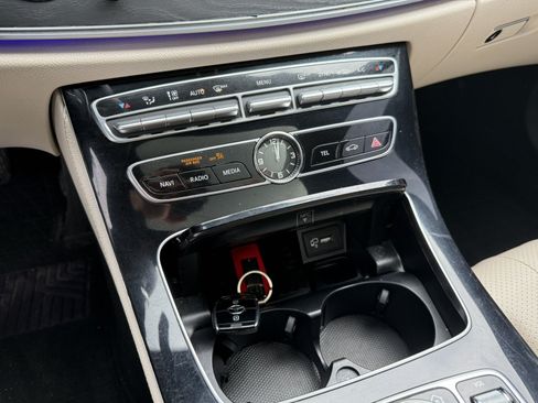 Used 2017 Mercedes-Benz E 300 4MATIC image 17