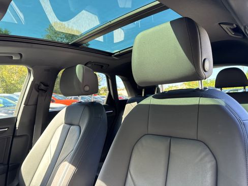 Used 2021 Audi Q3 2.0T Premium Plus image 16