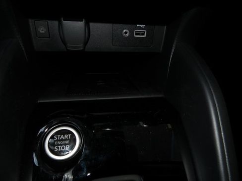 Used 2025 Nissan Versa SV w/ Trunk Package image 17