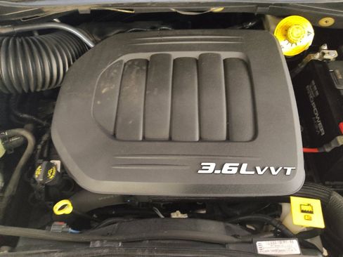 Used 2017 Dodge Grand Caravan SE image 30