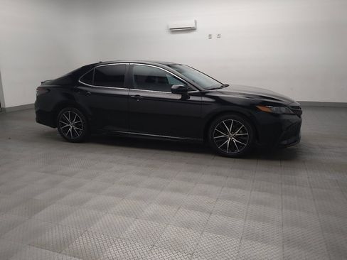 Used 2021 Toyota Camry SE FWD image 11