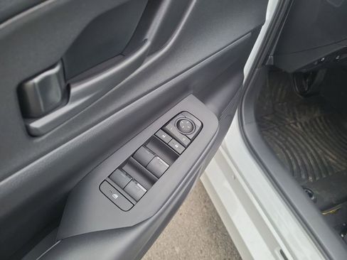 New 2026 Toyota Prius Plug-In Hybrid image 12