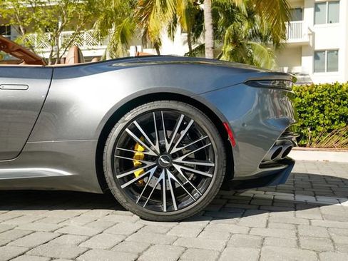Used 2023 Aston Martin DBS Volante image 15