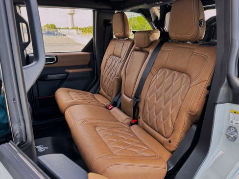 Used 2024 Ford Bronco Raptor w/ Interior Carbon Fiber Pack 6 AWD/4WD image 25