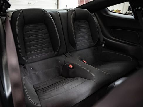 Used 2017 Ford Mustang Coupe RWD image 37