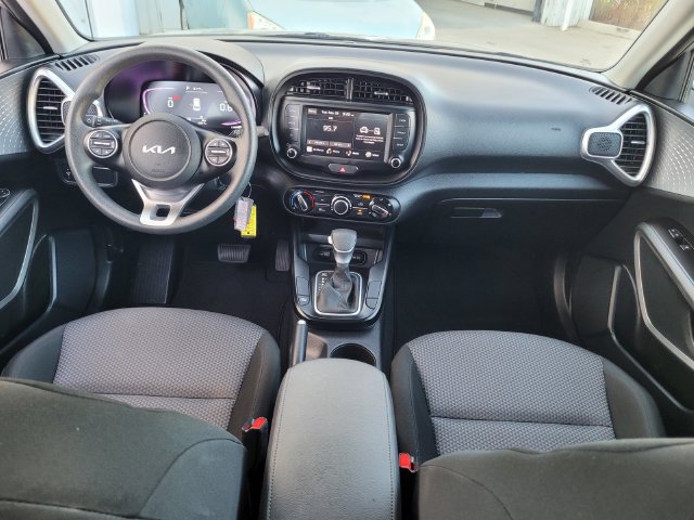 Certified 2025 Kia Soul LX w/ LX Technology Package FWD image 17
