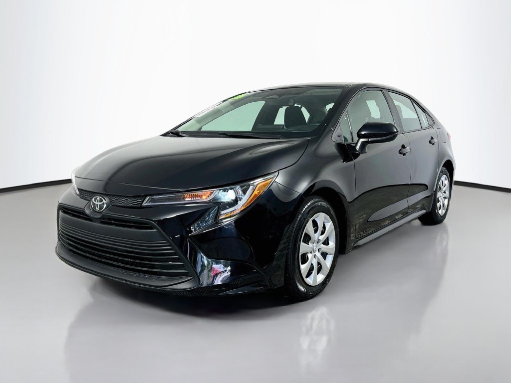 Used 2026 Toyota Corolla LE FWD image 7