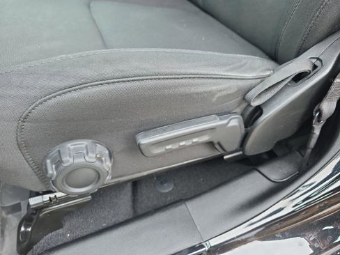 Used 2023 Jeep Wrangler Sahara image 19