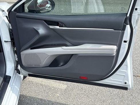 Used 2023 Toyota Camry SE FWD image 8