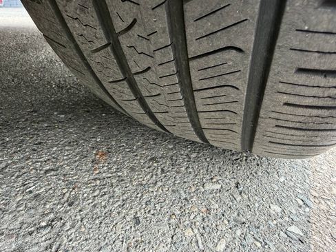 Used 2017 Chrysler Pacifica Touring-L w/ Tire & Wheel Group FWD image 23