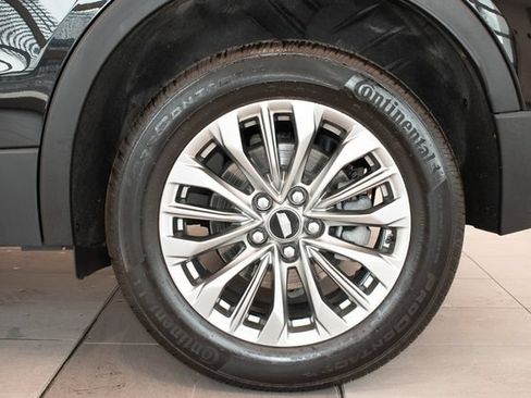 Used 2024 Cadillac XT4 Premium Luxury AWD/4WD image 9