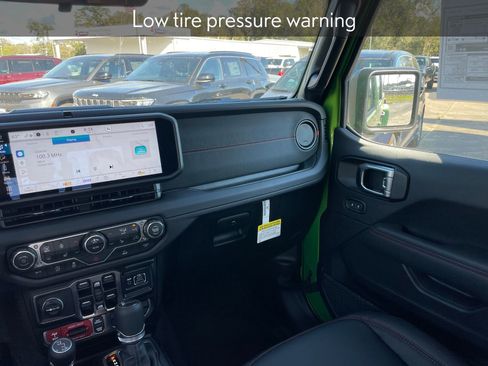 New 2025 Jeep Gladiator Rubicon w/ Convenience Group image 31