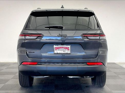 New 2025 Jeep Grand Cherokee L Altitude image 3