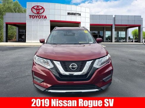 Used 2019 Nissan Rogue SV w/ Premium Package image 2