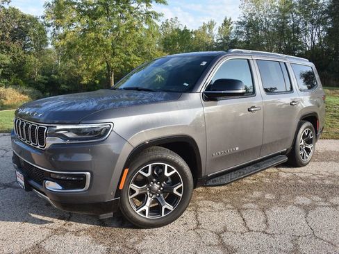 Used 2024 Jeep Wagoneer Series III image 12