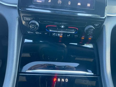 Certified 2024 Jeep Grand Cherokee Laredo X RWD image 27