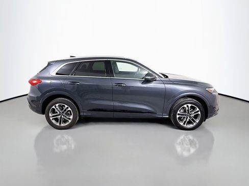 Certified 2025 Audi Q5 Premium w/ Convenience Package image 8