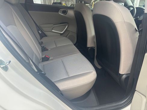 Used 2025 Kia Soul LX w/ LX Technology Package image 37