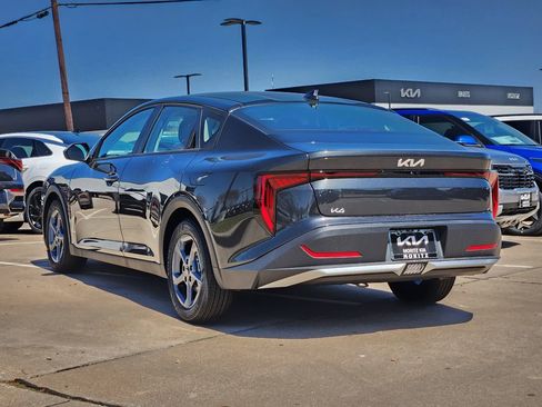 New 2026 Kia K4 FWD image 3