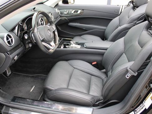 Used 2020 Mercedes-Benz SL 550 image 13