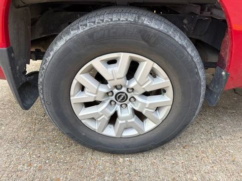 Used 2022 Nissan Frontier SV RWD image 12