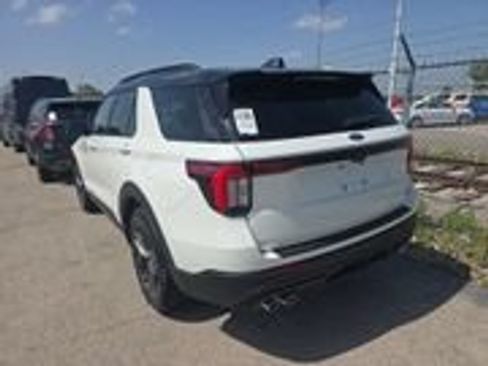 Used 2025 Ford Explorer ST w/ Sun And Sound Package AWD/4WD image 4