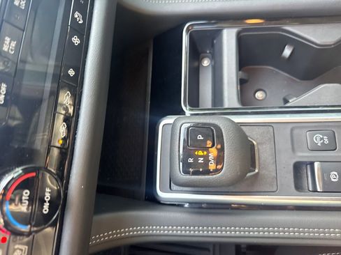 Used 2025 Nissan Pathfinder Platinum w/ Cargo Package image 26