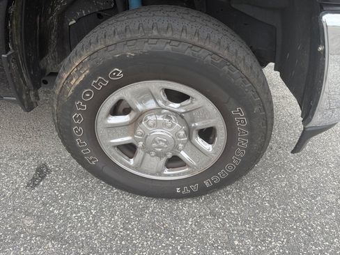 Used 2024 RAM 2500 Tradesman w/ Chrome Appearance Group AWD/4WD image 25