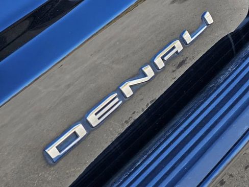 Used 2021 GMC Yukon Denali w/ Denali Ultimate Package image 12