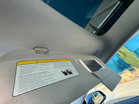 Used 2023 Tesla Model 3 Standard Range image 28